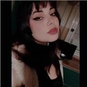 Offro lezioni a studenti delle superiori e medie di storia dell'arte. Sono diplomata e frequento l'accademia di belle arti